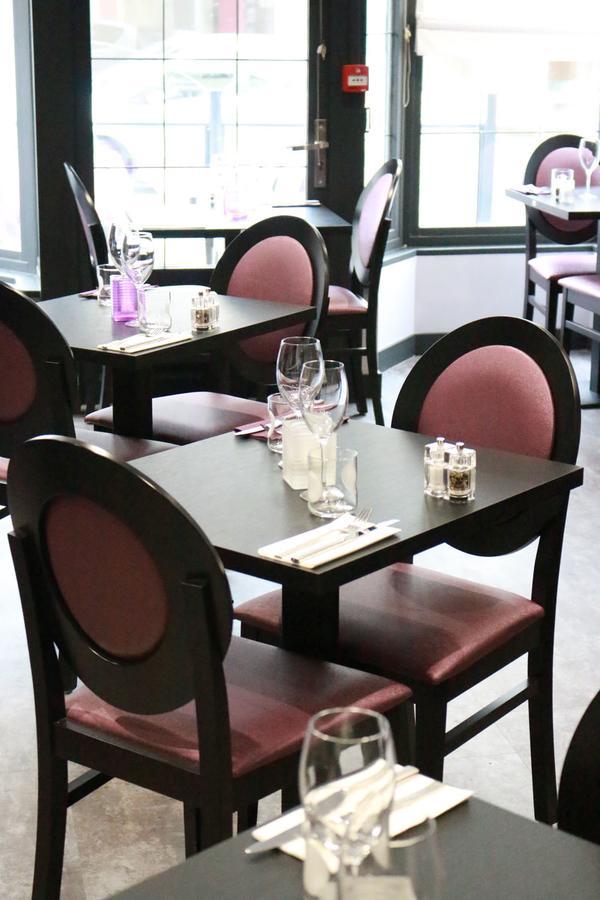 Hotel - Restaurant Eugenie Понторсон Екстериор снимка
