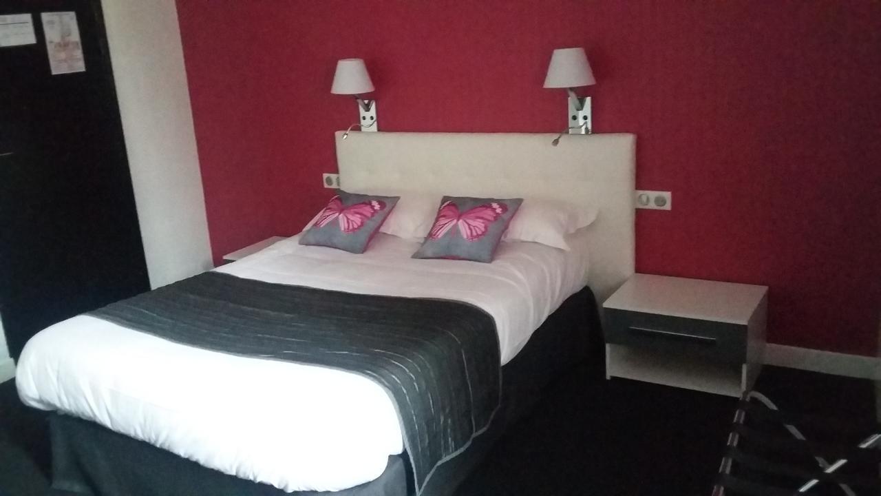 Hotel - Restaurant Eugenie Понторсон Екстериор снимка
